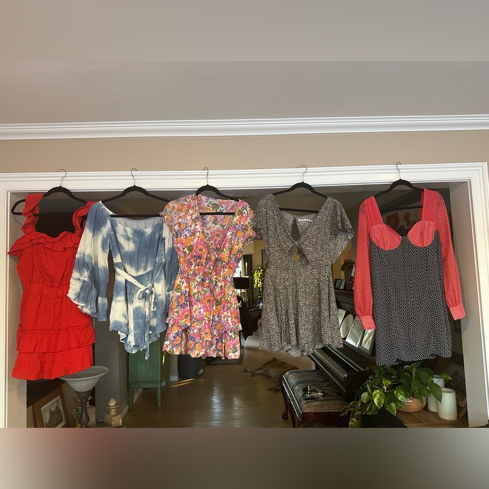 Lot of 5 size large, 3 rompers and 2 mini dresses